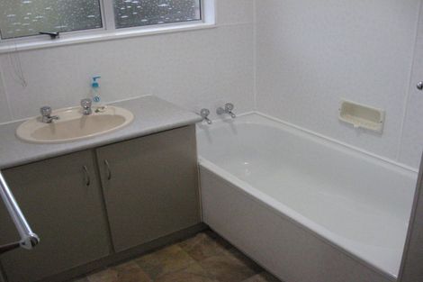 Photo of property in 26 Manu Crescent, Upper Vogeltown, New Plymouth, 4310