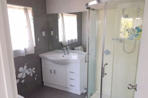 Photo of property in 23d Lexington Drive, Botany Downs, Auckland, 2010