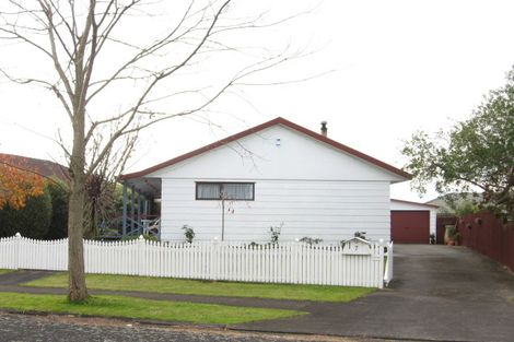 Photo of property in 7 Oakmont Place, Wattle Downs, Auckland, 2103