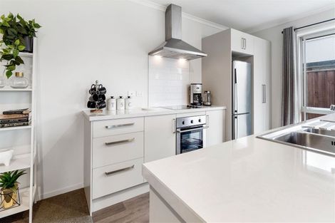 Photo of property in 36 Shillingford Boulevard, Rolleston, 7615