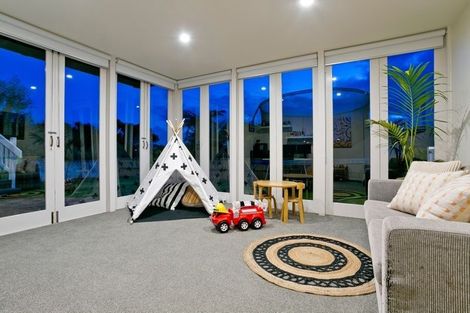 Photo of property in 50 Fowler Street, Northcote, Auckland, 0627