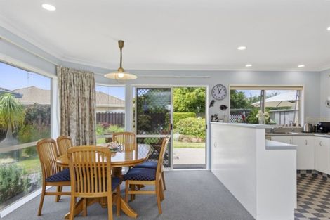 Photo of property in 37 Lotus Avenue, Mount Maunganui, 3116