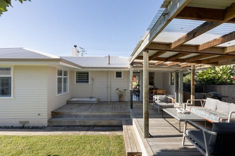 Photo of property in 8 Pitau Road, Mount Maunganui, 3116