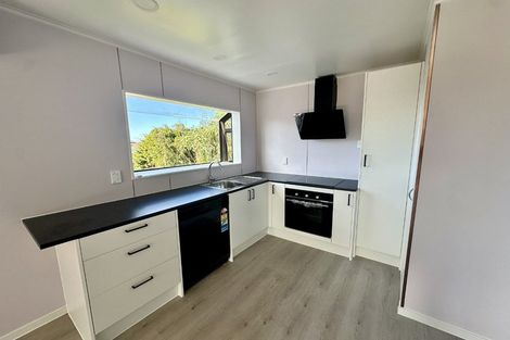 Photo of property in 16 Zingaro Place, Massey, Auckland, 0614