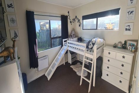 Photo of property in 19 Rhonda Place, Opaheke, Papakura, 2113