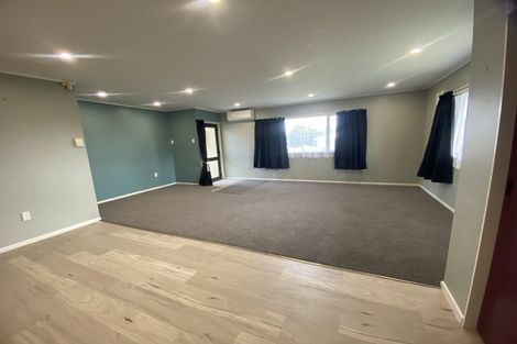 Photo of property in 5 Gregg Place, Sunnyvale, Auckland, 0612