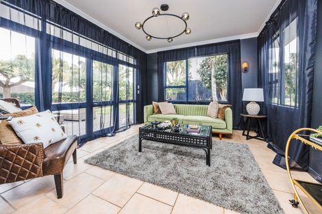 Photo of property in 62 Keywella Drive, Conifer Grove, Takanini, 2112