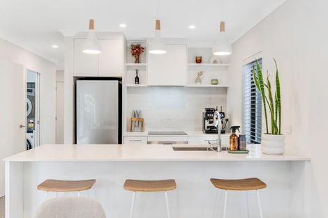 Photo of property in 16b Cairngorm Place, Highland Park, Auckland, 2010