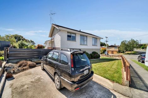Photo of property in 1 Oxford Street, Holmes Hill, Oamaru, 9401