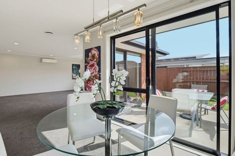 Photo of property in 2 Pegasus Place, Kelvin Grove, Palmerston North, 4414
