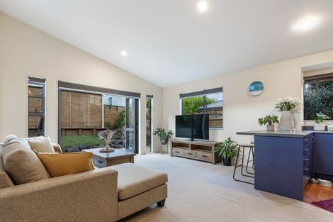Photo of property in 59 Royal Road, Massey, Auckland, 0614