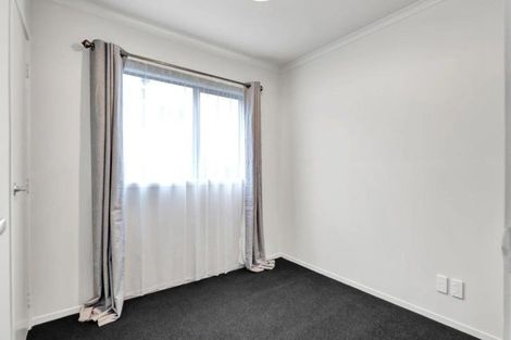 Photo of property in 15b Queens Road, Glen Avon, New Plymouth, 4312