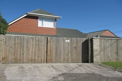 Photo of property in 2 Rangitane Street, Himatangi Beach, Foxton, 4891