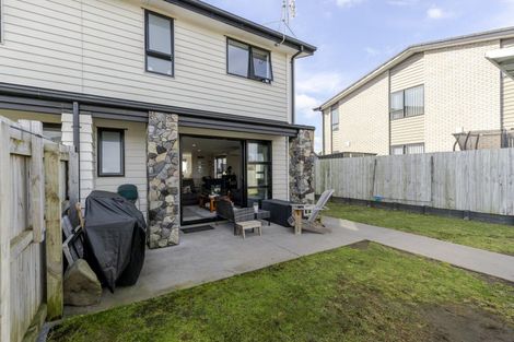 Photo of property in 15 Discovery Place, Marfell, New Plymouth, 4310