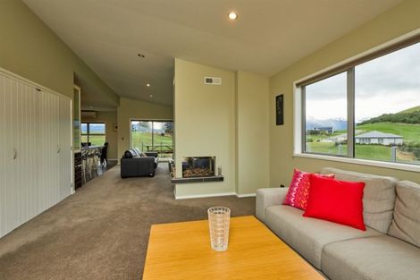 Photo of property in 35 Greenburn Way, Kaikoura Flat, Kaikoura, 7371