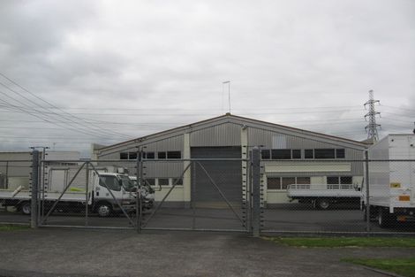 Photo of property in 10 Graham Road, Conifer Grove, Takanini, 2112