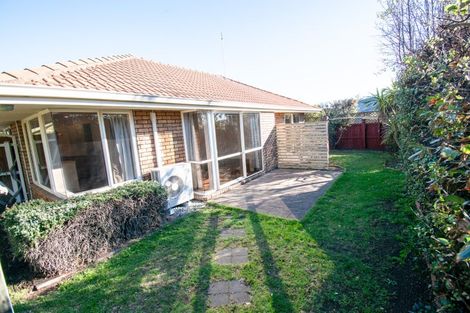 Photo of property in 2/18 Kirsten Place, Parklands, Christchurch, 8083