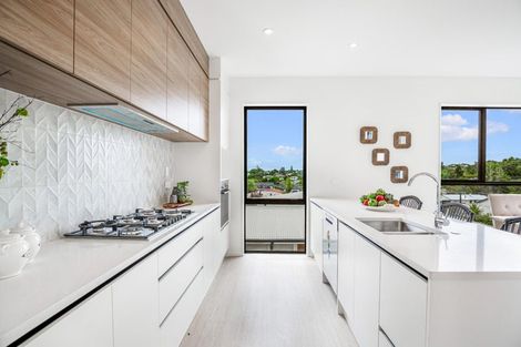 Photo of property in 16a Sheridan Drive, New Lynn, Auckland, 0600