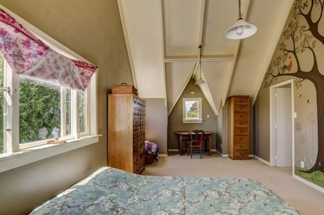 Photo of property in 4 Smith Road, Merrilands, New Plymouth, 4312