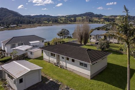 Photo of property in 8 Patton Place, Tairua, 3508