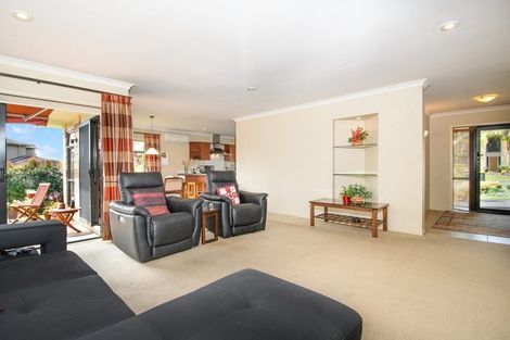 Photo of property in 5 Fairford Avenue, Henderson, Auckland, 0612