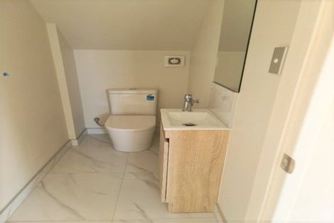 Photo of property in 12b Borrowdace Avenue, Botany Downs, Auckland, 2010