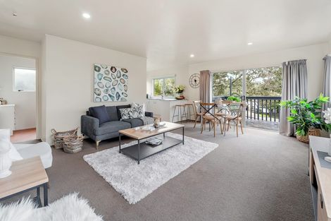 Photo of property in 53 Elliston Crescent, Stanmore Bay, Whangaparaoa, 0932