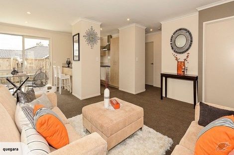 Photo of property in 19 Anna Lane, Glen Eden, Auckland, 0602