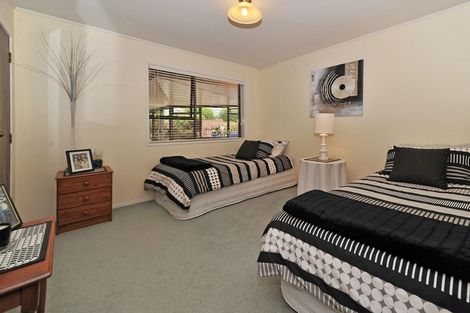 Photo of property in 4 Peridot Place, Conifer Grove, Takanini, 2112