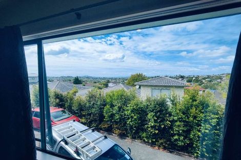 Photo of property in 2/22 Athena Drive, Totara Vale, Auckland, 0629