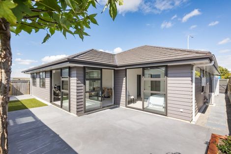 Photo of property in 110 Roberts Line, Kelvin Grove, Palmerston North, 4414