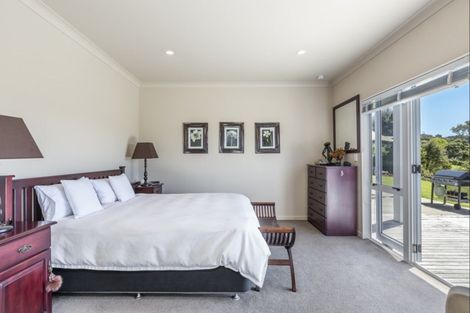 Photo of property in 87 Whangaparaoa Road, Red Beach, 0932