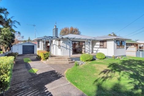 Photo of property in 12 Salas Place, Papakura, 2110