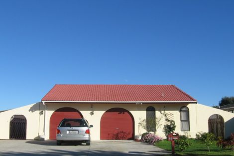 Photo of property in 24 Winton Street, Paraparaumu Beach, Paraparaumu, 5032