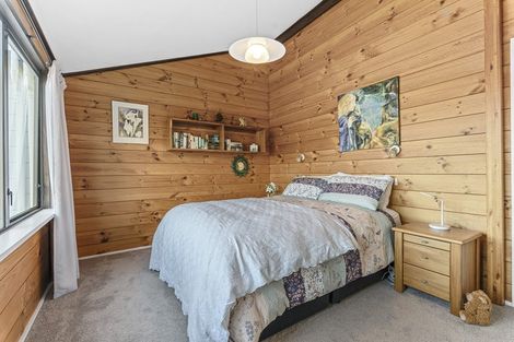 Photo of property in 10 Ridge Lane, New Plymouth, 4310