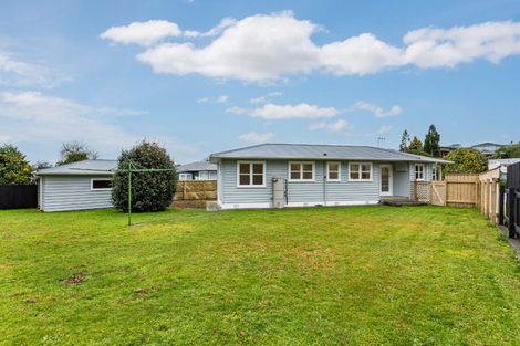 Photo of property in 14 Highbury Drive, Levin, 5510