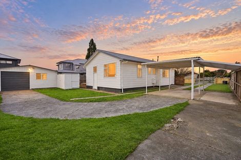 Photo of property in 63 Oakfield Crescent, Pukete, Hamilton, 3200