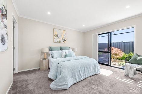 Photo of property in 15 Te Kaeaea Crescent, Wallaceville, Upper Hutt, 5018