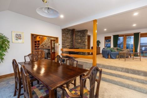 Photo of property in 10 Peregrine Place, Queenstown, 9300