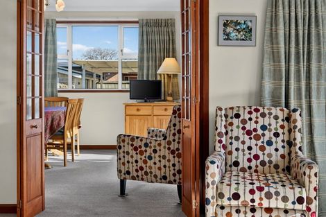 Photo of property in 73 Crofton Road, Harewood, Christchurch, 8051