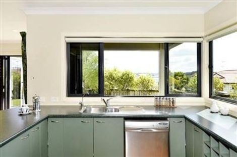 Photo of property in 23 Black Teal Close, Unsworth Heights, Auckland, 0632