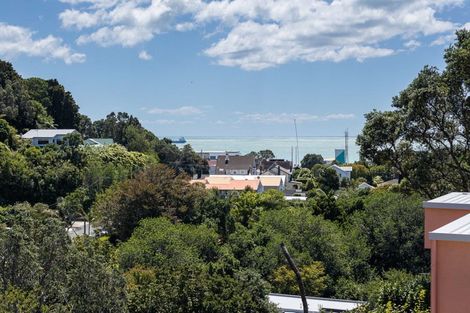 Photo of property in 10 Victoria Road, New Plymouth, 4310