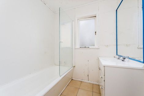 Photo of property in 58 Chorley Avenue, Massey, Auckland, 0614