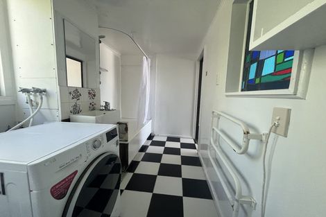 Photo of property in Churchill Flats, 213 The Terrace, Wellington Central, Wellington, 6011