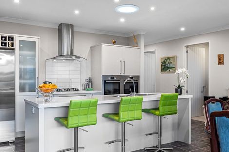 Photo of property in 14 Mervyn Place, Ohauiti, Tauranga, 3112