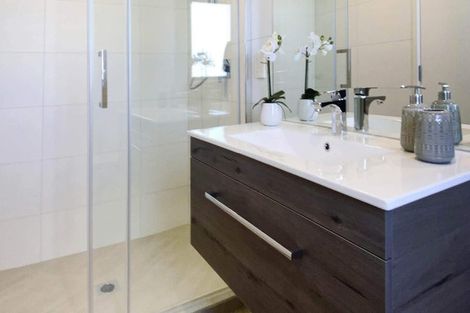 Photo of property in 30 Whale Cove, Stanmore Bay, Whangaparaoa, 0932