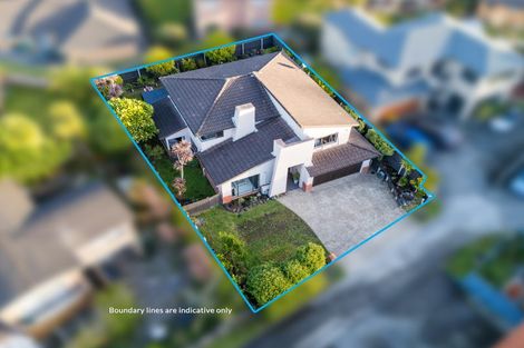 Photo of property in 19 South Kensington Way, Henderson, Auckland, 0612