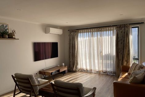 Photo of property in 1 Verdot Close, Kumeu, 0810