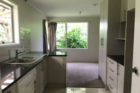 Photo of property in 21 Finn Place, Totara Vale, Auckland, 0629