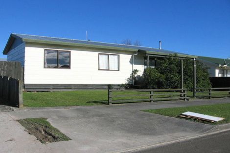 Photo of property in 17 Leander Place, Milson, Palmerston North, 4414